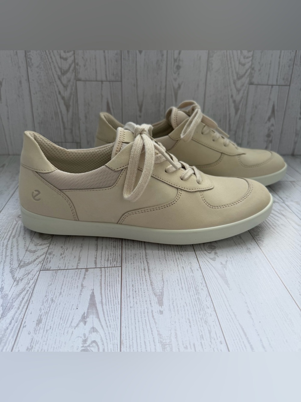 ECCO Soft Minimalist Leather Low Top Sneakers Cream |‎ Women's 39 US 8-8.5